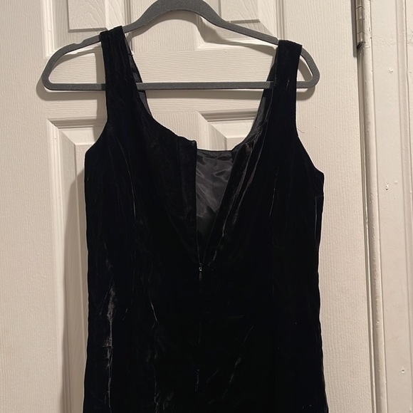 Black dress - Picture 4 of 6